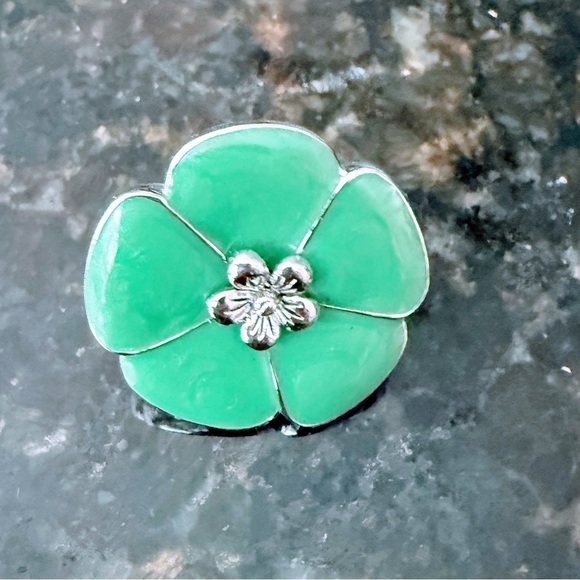 Premier Designs Ring size 7 Turquoise Enamel Flower on Silver Plated Boho Hippie - Picture 3 of 4
